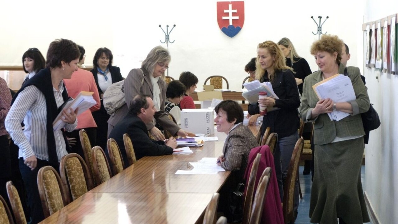 učitelia zborovňa 1140 (TASR)